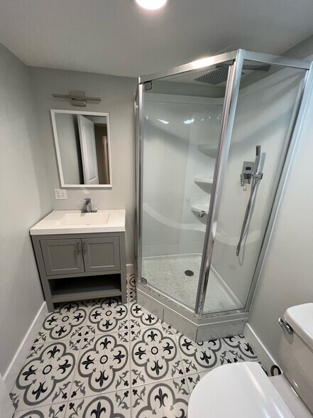 Building Photo - 5041 Medina Rd