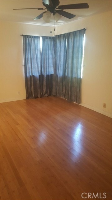 Building Photo - 880 Robles Pl