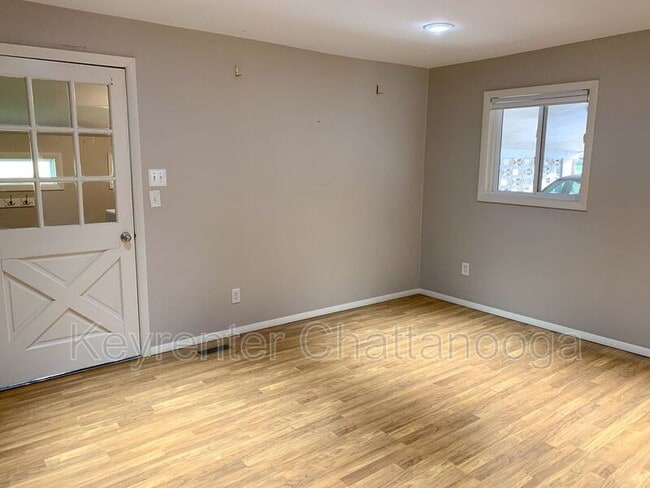 Building Photo - 1023 N Runyan Dr