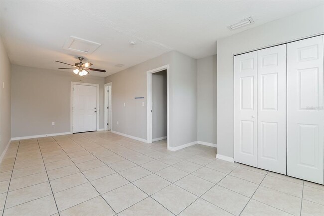 Building Photo - 3607 27th Ave W
