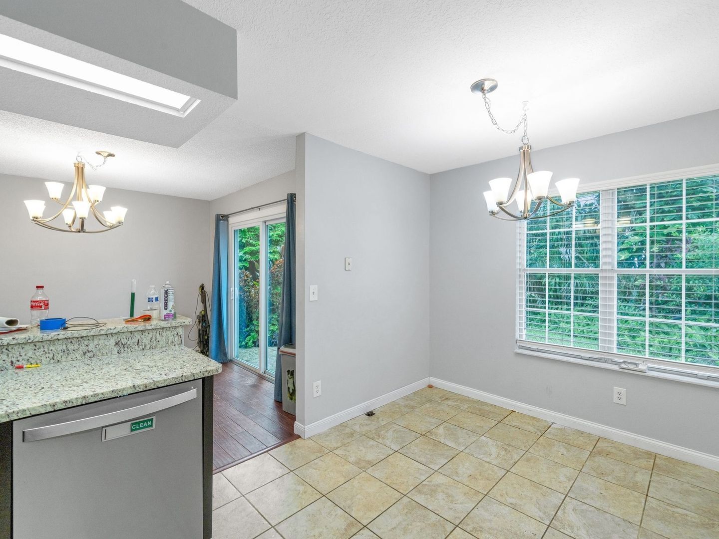 Building Photo - 2758 Waymeyer Dr