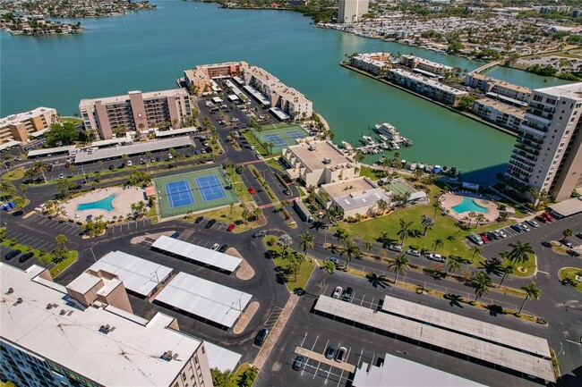 Building Photo - 7540 Bay Island Dr S