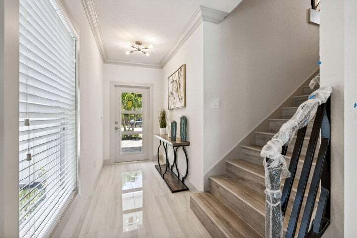 Building Photo - 522 Lucky Ln