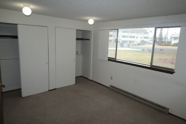 Building Photo - 6806 N Hamilton St