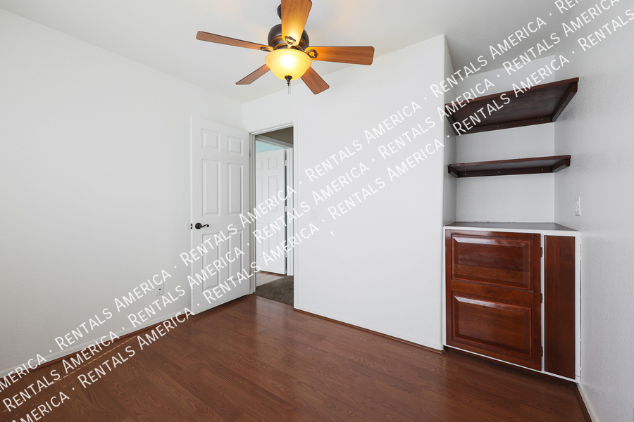 Building Photo - 3719 W Fallen Leaf Ln
