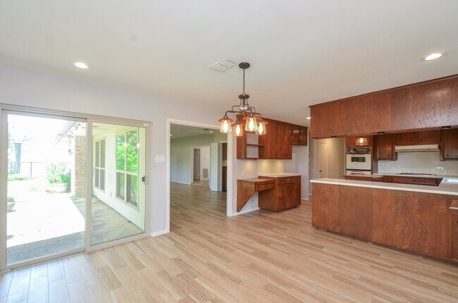 Building Photo - 2103 Winged Foot Dr