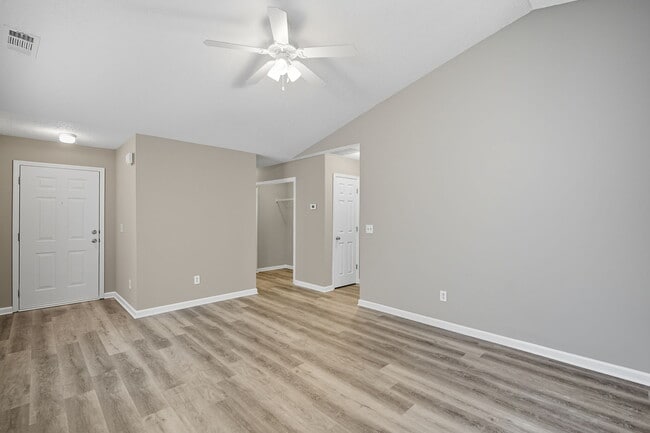 Building Photo - 273 Cottonwood Creek Cir