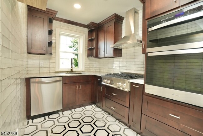 Building Photo - 31 Bellevue Ave