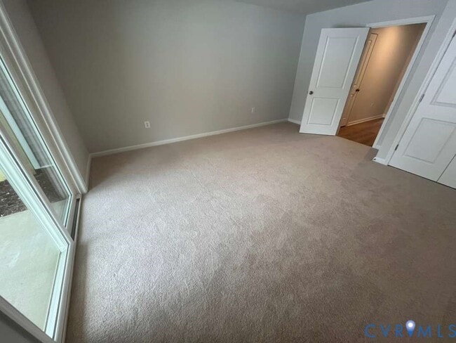 Building Photo - 467 Burden Dr