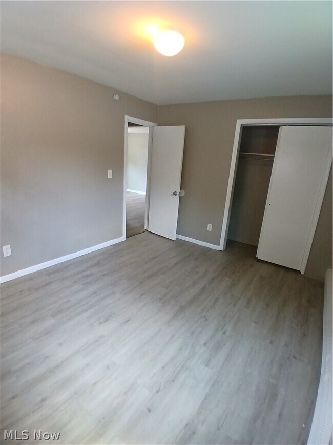 Building Photo - 127 Shields Rd