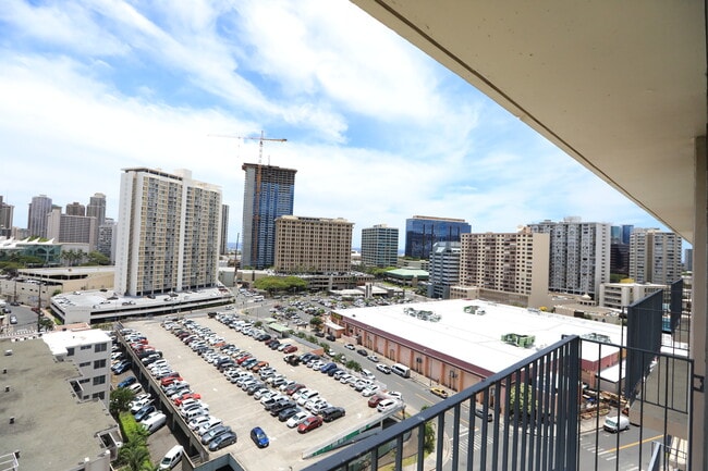 Building Photo - 1650 Kanunu St