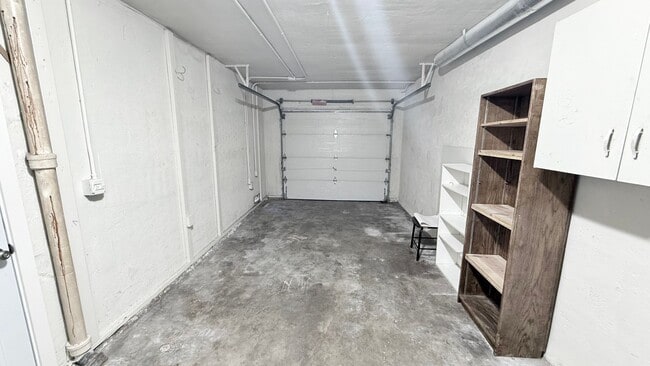 Building Photo - 922 Fargo Ave