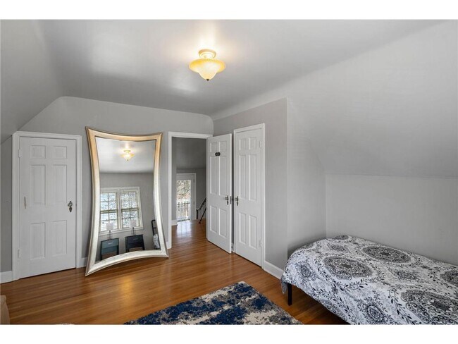 Building Photo - 2721 29th Ave NE