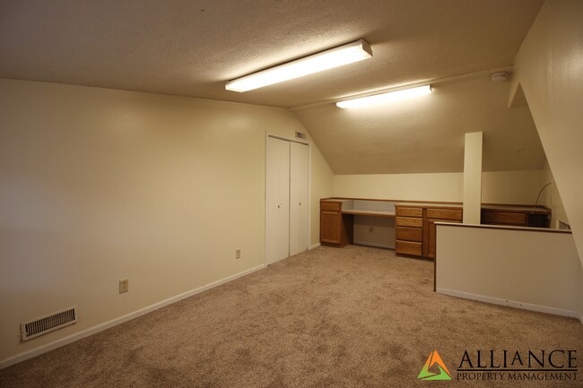 Building Photo - 321 Kearney St