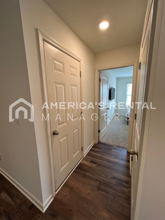 Building Photo - 7213 Wilburton Ln