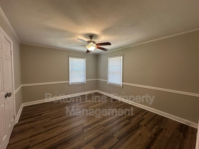 Building Photo - 4453 Oakmont Cir