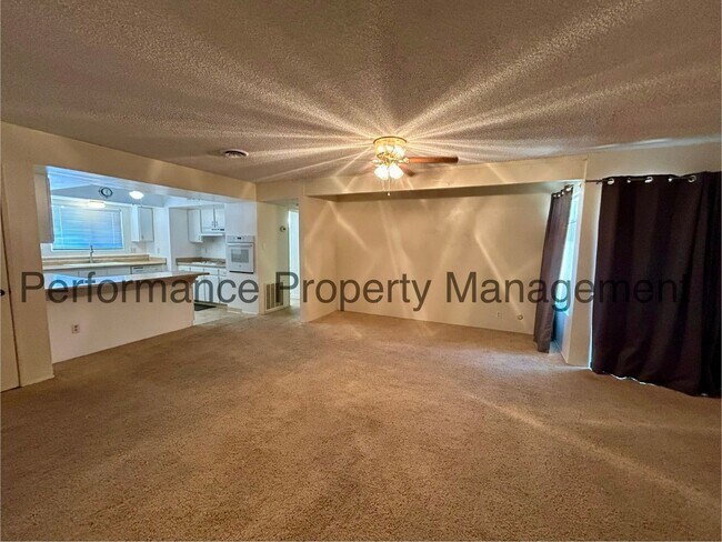 Building Photo - 2716 Catalina Dr