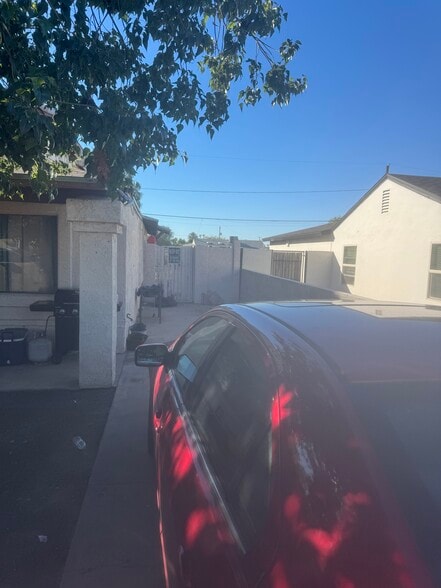 Building Photo - 6216 S 4th Ave