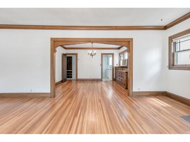 Building Photo - 3829 Aldrich Ave S