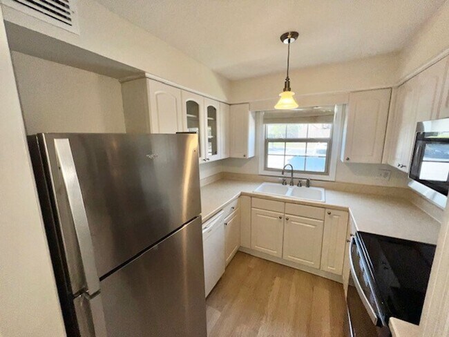 Building Photo - 2X2.5 -MOVE IN NOW! NEW LVP FLOORING ON 1ST FLOOR! NEW CARPET ON 2ND FLOOR! WATER VIEWS! CALL TOD...