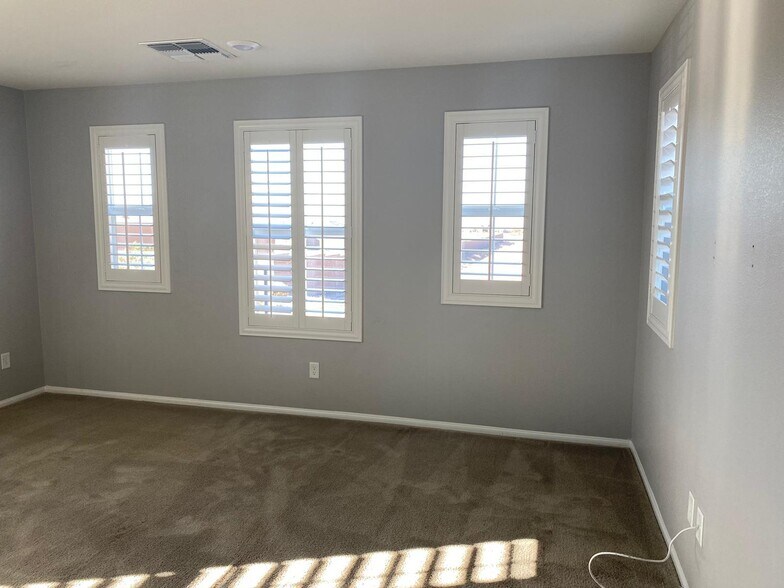 Building Photo - 3180 McKenna Dawn Ave