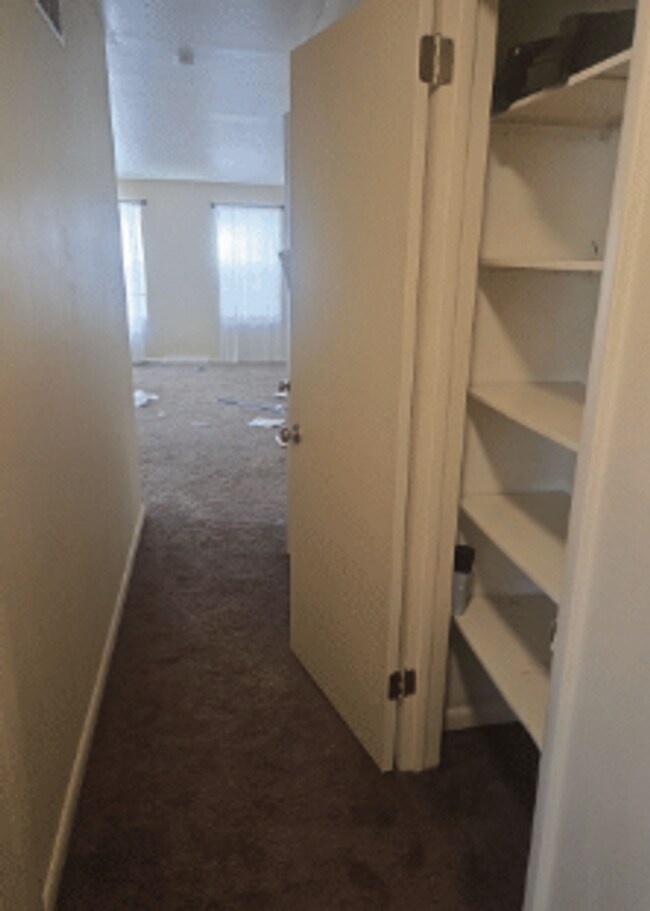 Building Photo - 442 S 18th St