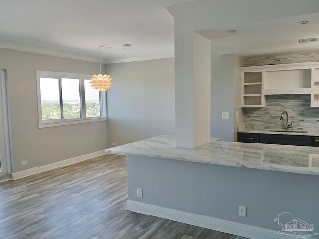 Building Photo - 825 Bayshore Dr