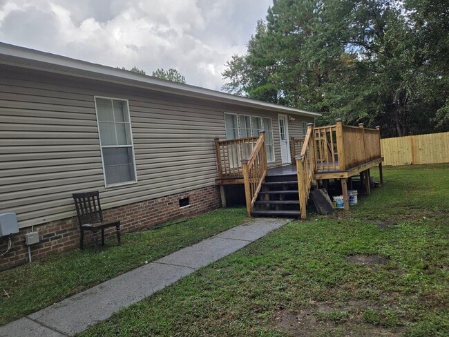 Building Photo - 1827 Athens Dr