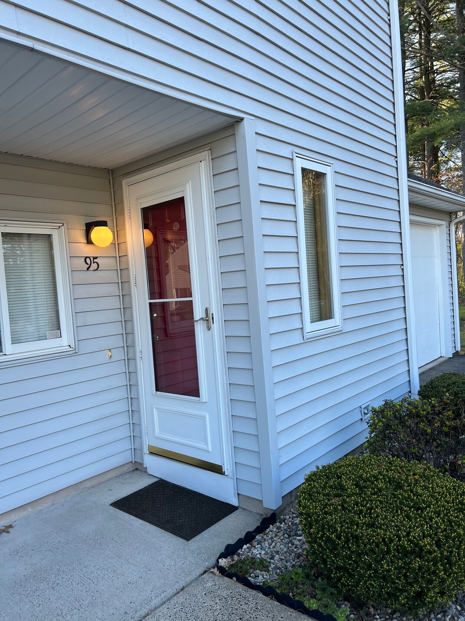 Building Photo - 155 Redstone Hill Rd