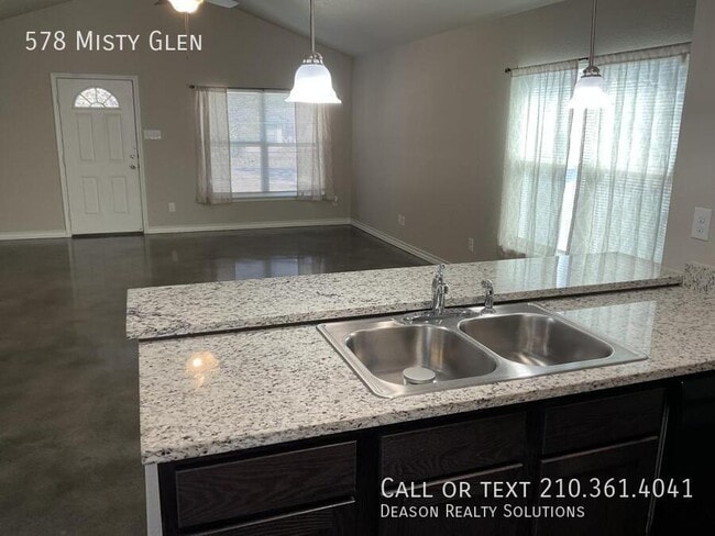 Building Photo - 578 Mistyglen Dr