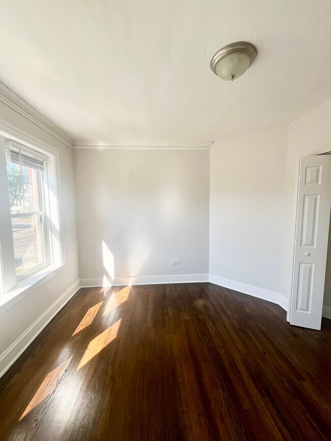 Building Photo - 4154 W Belden Ave