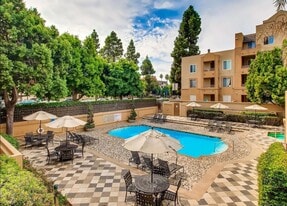 Building Photo - 3520 Lebon Dr