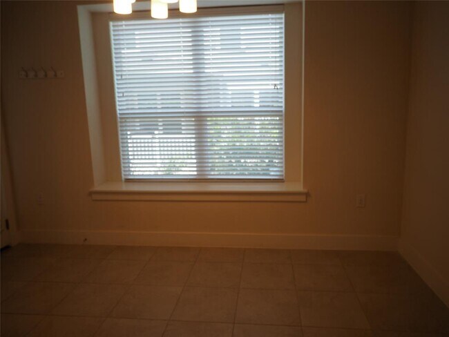 Building Photo - 11319 Gadsen Ln