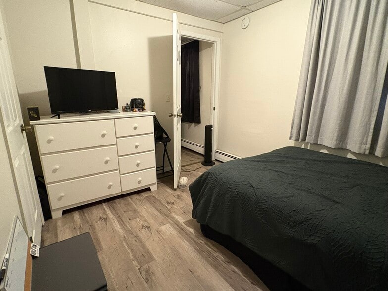 Building Photo - 507 N Linn St