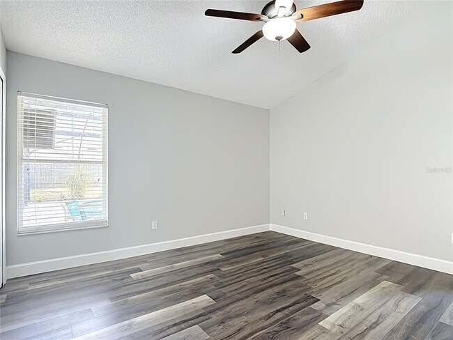 Building Photo - 227 Robbins Rest Cir