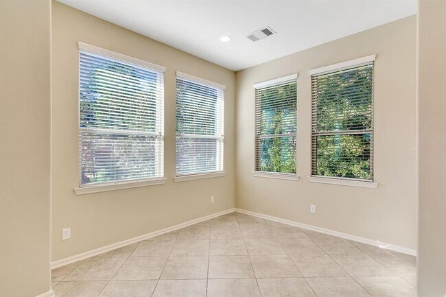 Building Photo - 222 Cheswood Forest Dr