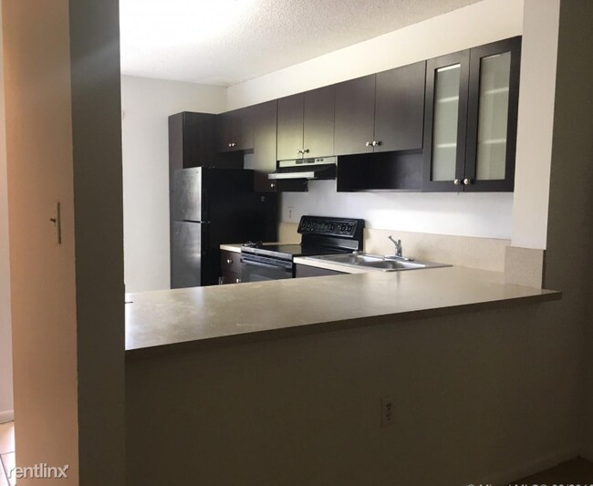 Building Photo - 2 br, 2 bath  - 2218 SW 81st Ave