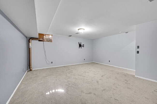 Building Photo - $2,500.00, 2-bed, 2.5 bath located in Denver.