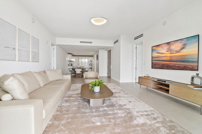 Building Photo - 10203 Collins Ave