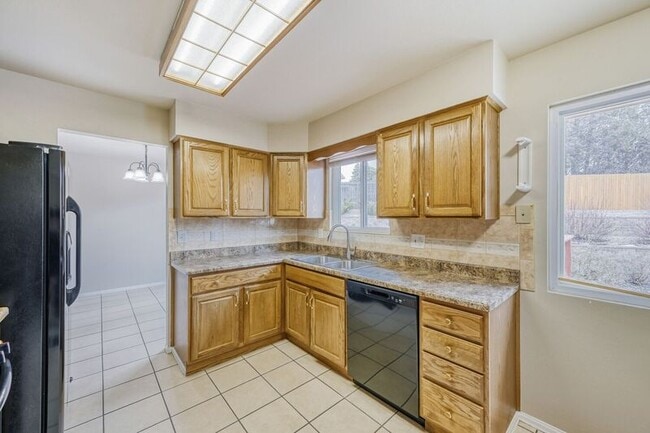 Building Photo - 5355 N Carefree Cir