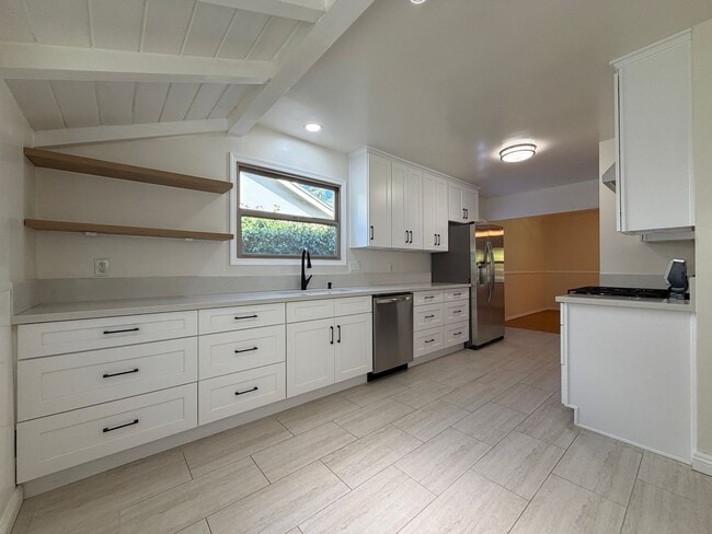 Building Photo - Newly Rehabbed Charming 3 Bed 2 Bath Home ...