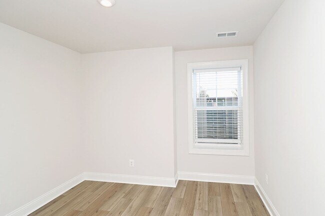 Building Photo - Pet-Friendly Glenbrook Apartment in Crozet