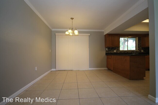 Building Photo - 3 br, 2 bath House - 1111 Tivoli Dr