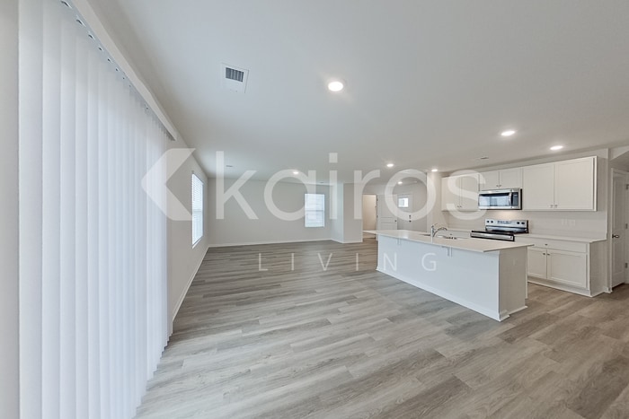 Building Photo - 133 Overstreet Way