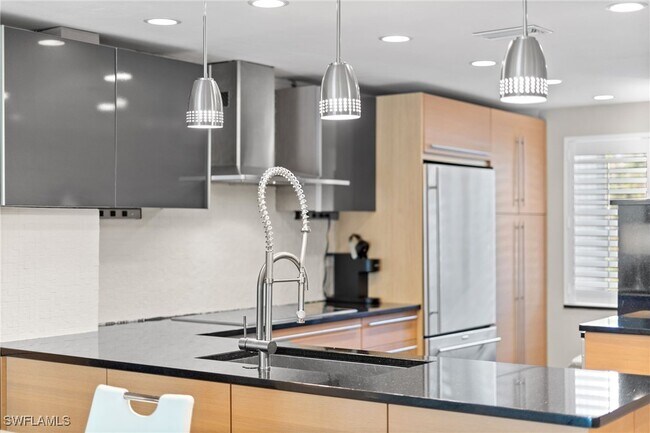 Building Photo - 3001 Sandpiper Bay Cir