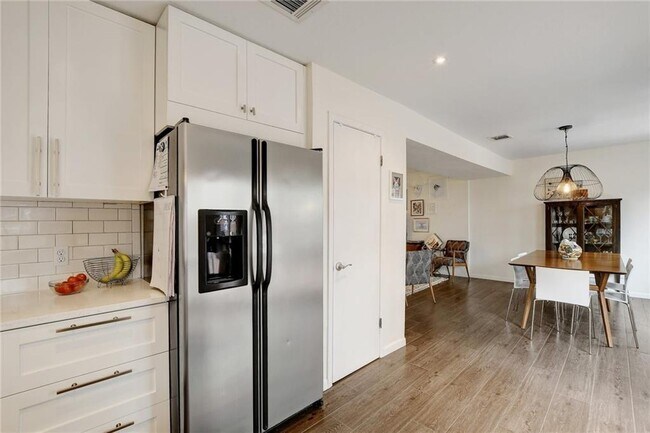 Building Photo - 9019 Wagtail Dr