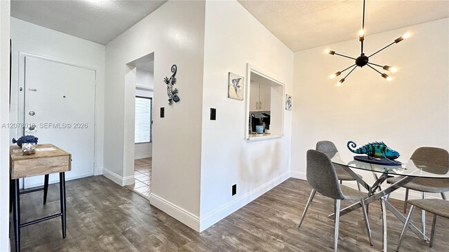 Building Photo - 4117 Bougainvilla Dr