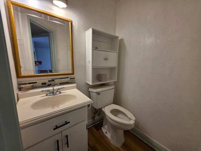 Building Photo - 2721 N M St