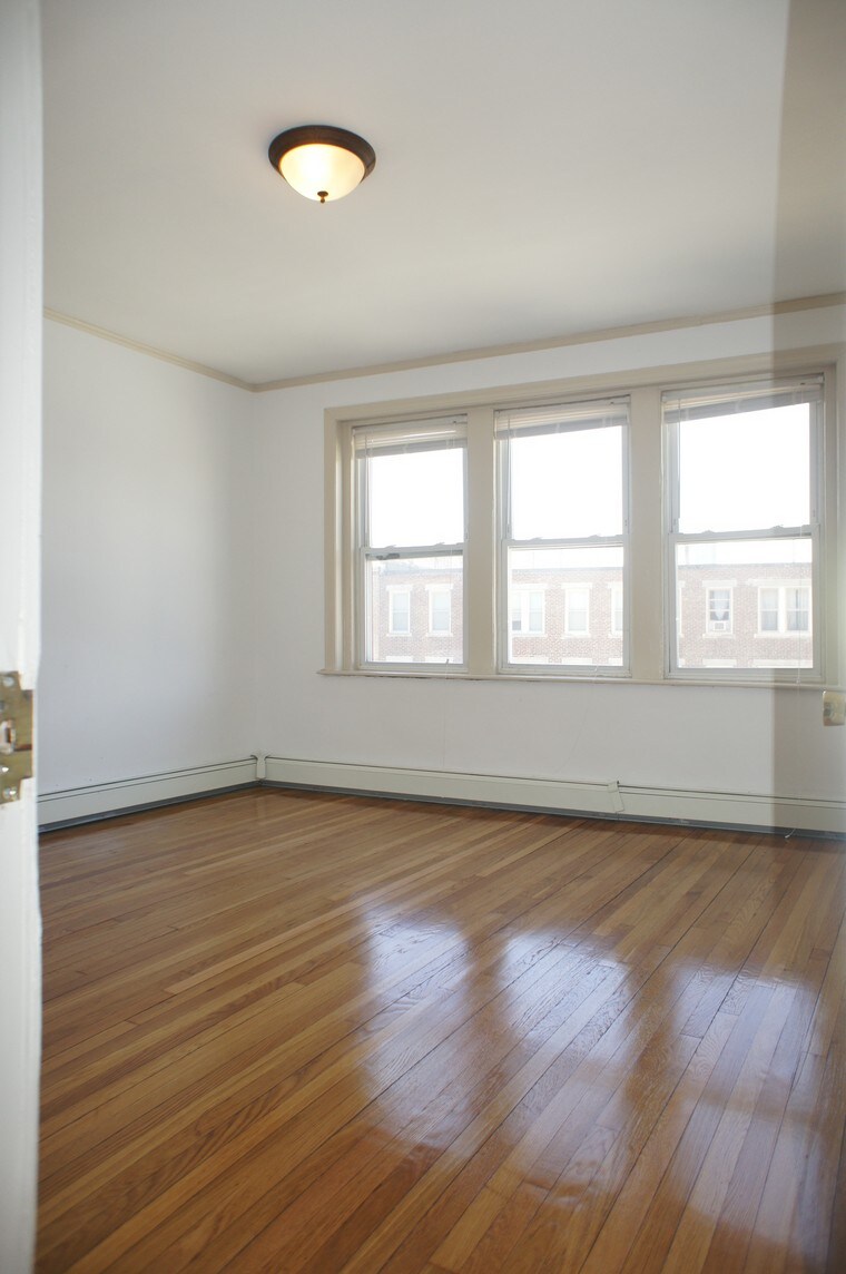 Building Photo - 1661 Commonwealth Avenue