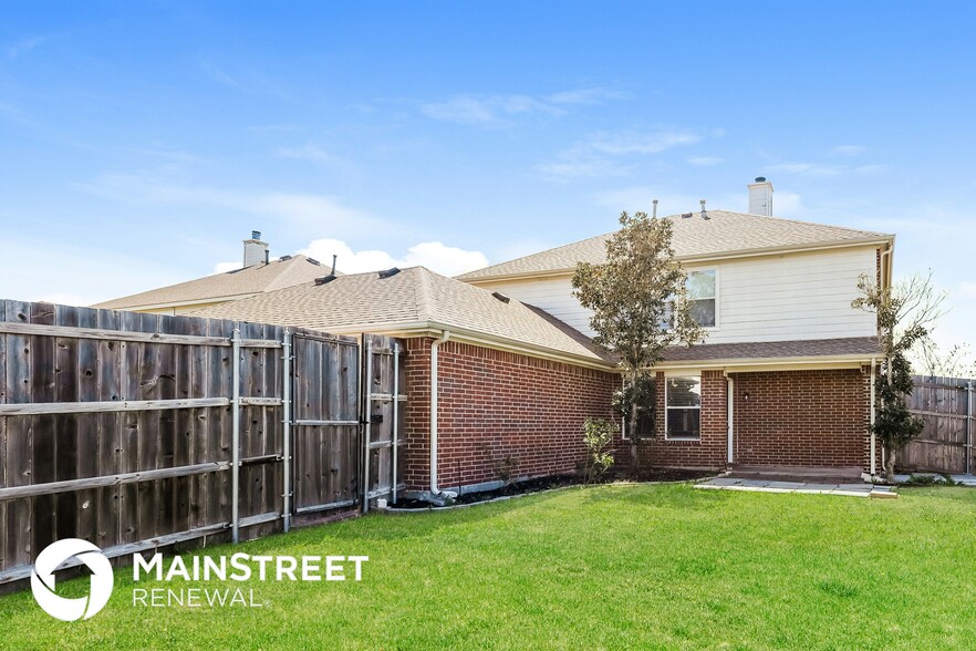 Building Photo - 520 Welch Dr